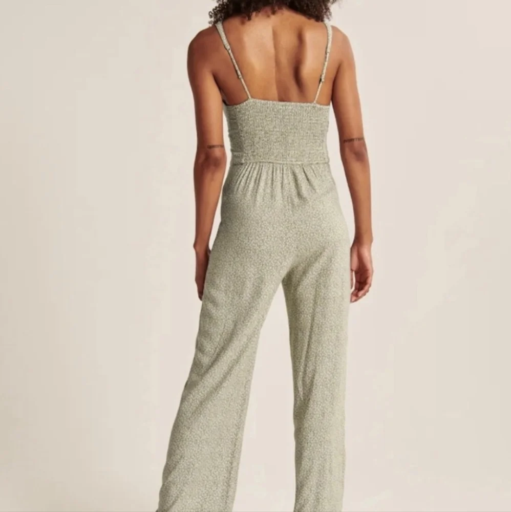 Abercrombie cutout wide leg jumpsuit - Picture 14 of 14